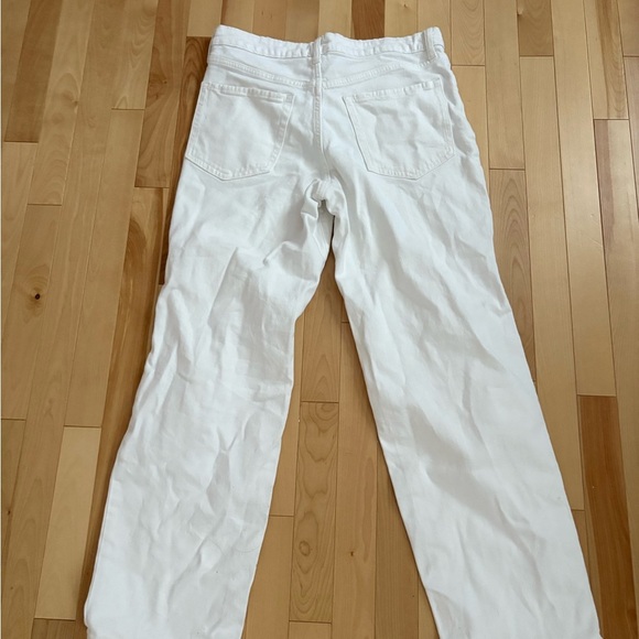 Old Navy Classic White Jeans - Picture 3 of 3